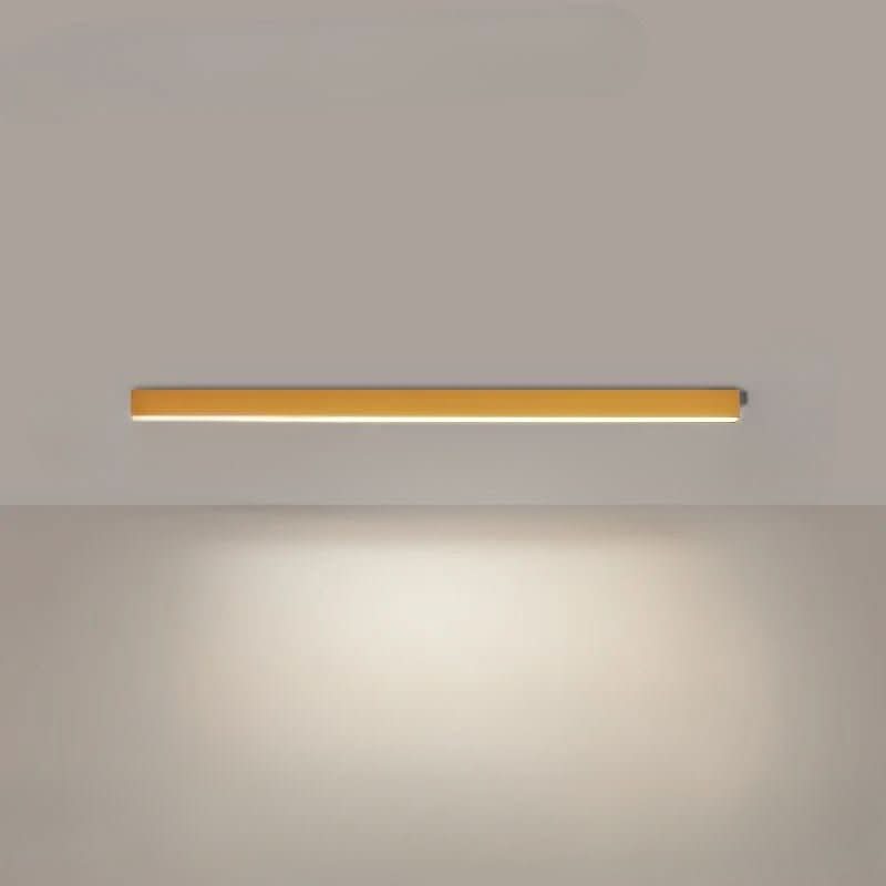 Nærbilde av minimalistisk LED taklampe. Moderne design, ideell for innendørs belysning i alle rom.