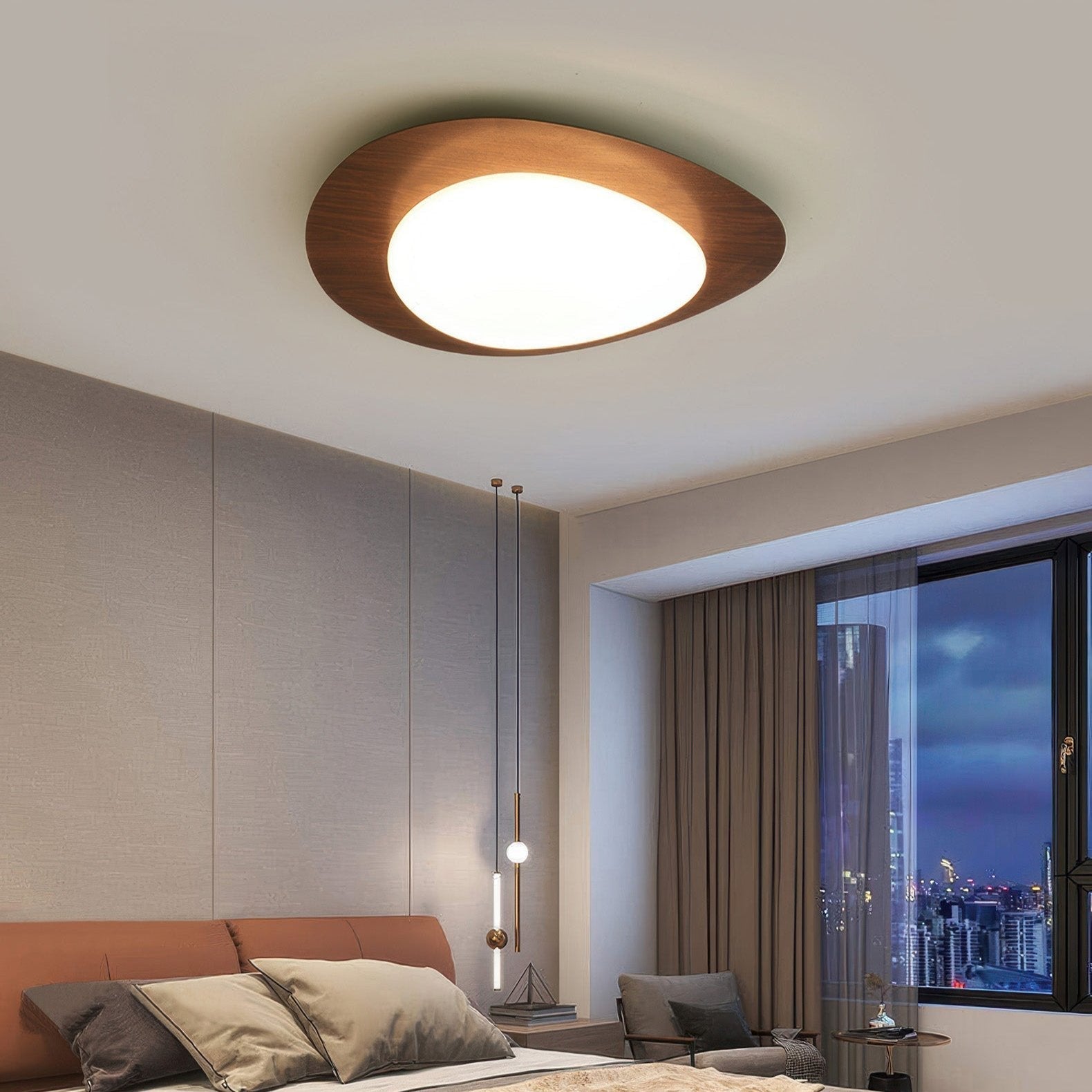 Minimalistisk skandinavisk taklampe med trekornfinish og LED-lys, perfekt for moderne og klassisk interiør.