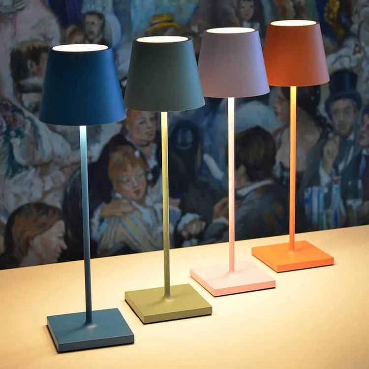 "Moderne, bærbar trådløs LED-bordlampe med dimmefunksjon og vanntett design, perfekt for inne- og utebruk."