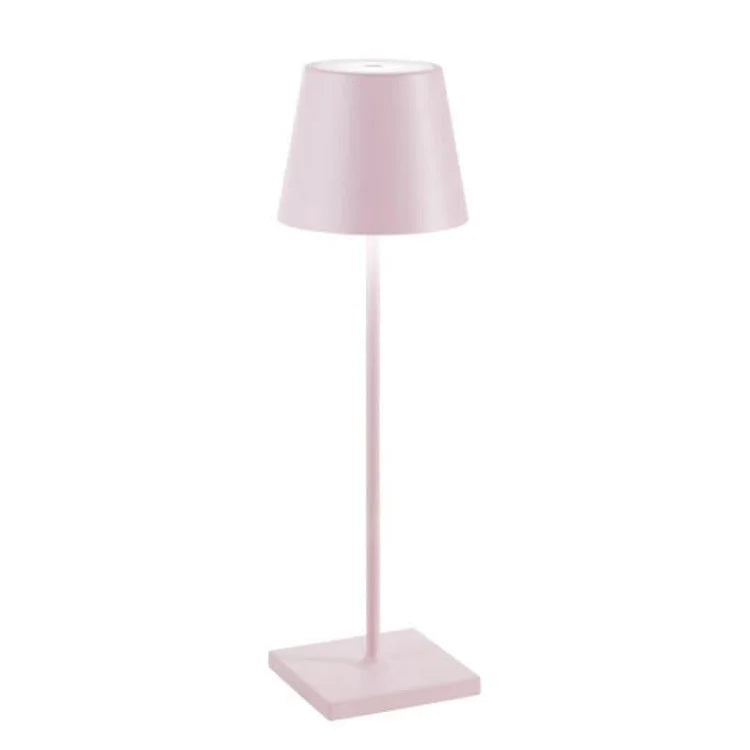"Moderne, bærbar trådløs LED-bordlampe med dimmefunksjon og vanntett design, perfekt for inne- og utebruk."