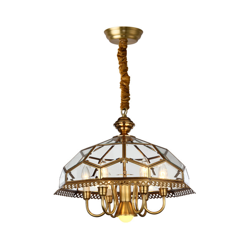 "Moderne geometrisk lysekrone i nikkel, elegant design, dristige former. Perfekt til både stue og spisestue."