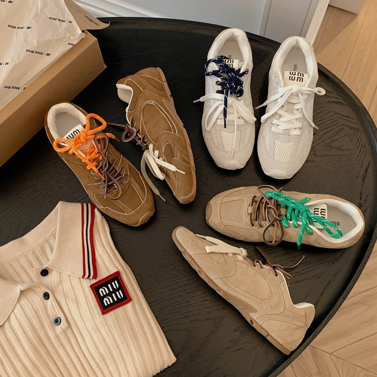 Moderne kvinne-sneakers i ventilert mesh, lett og komfortabel, med polstret såle og gummisåle for godt grep.