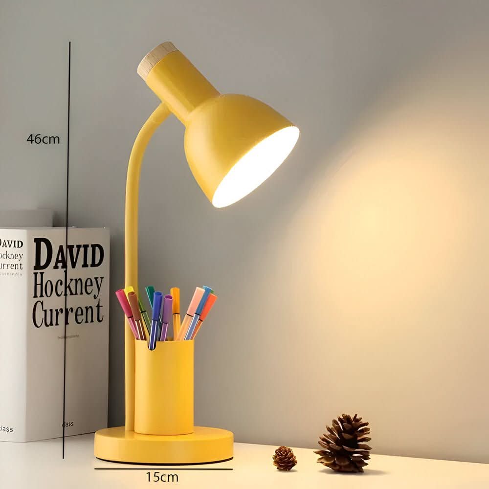 Dekorativ LED-bordlampe med justerbar lysstyrke og penneholder. Moderne design for arbeidsplassen.