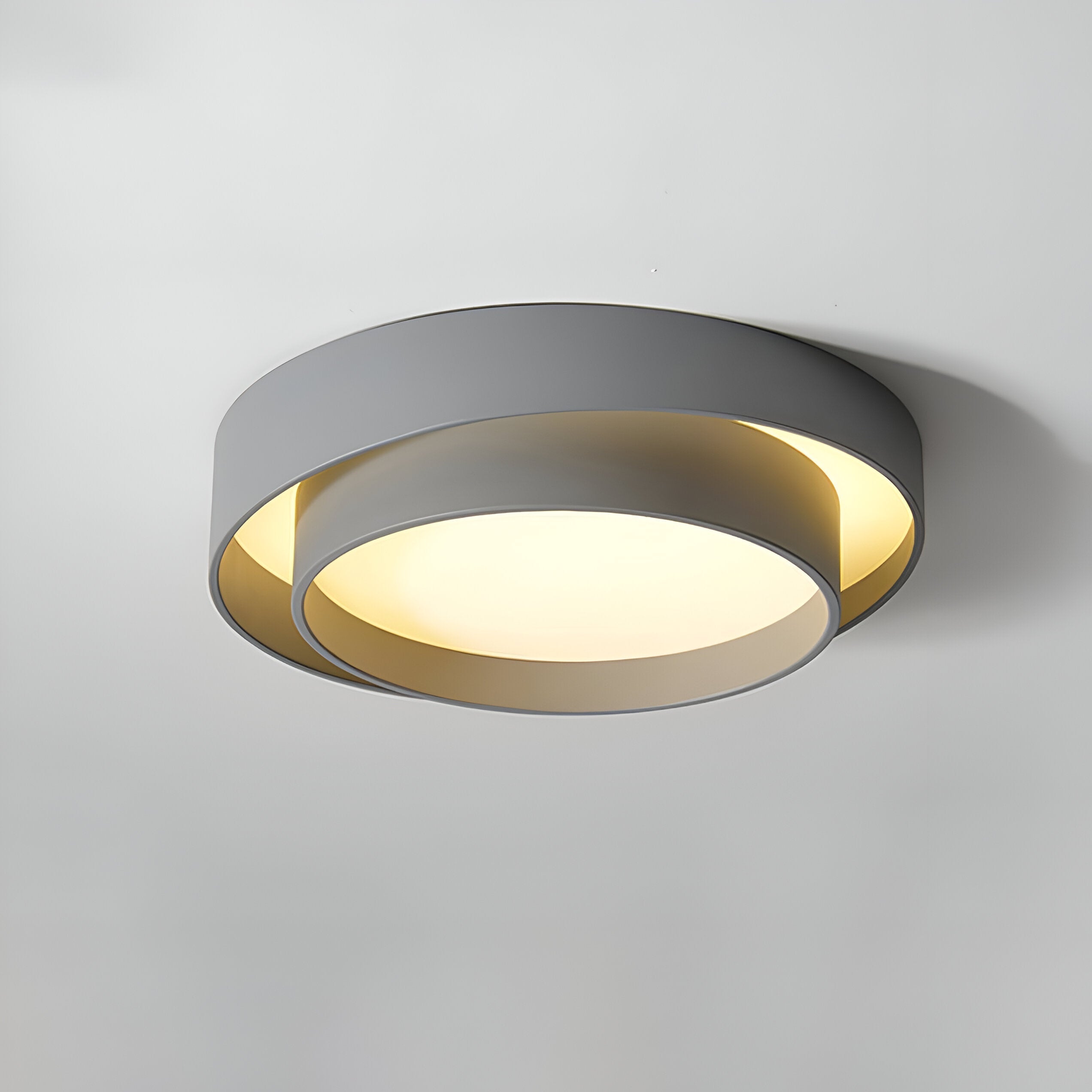 Oversiktsbilde av stor, dimbar LED taklampe med dobbeltlags design. Lyser opp moderne rom.