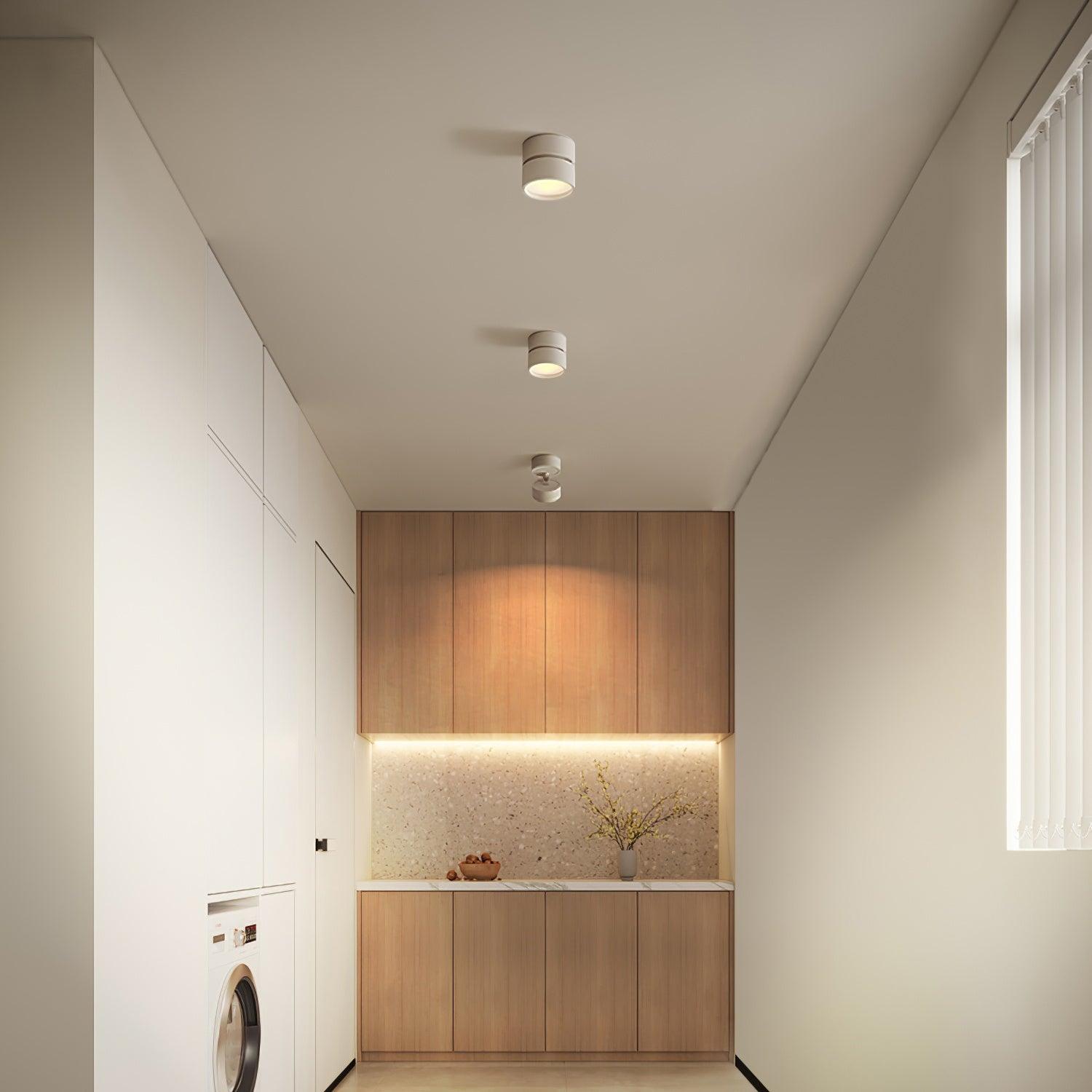Moderne LED taklampe, roterbar, stilrent design, hvit-svart finish, 475x475, skjerper kunstverk, funksjonell belysning.