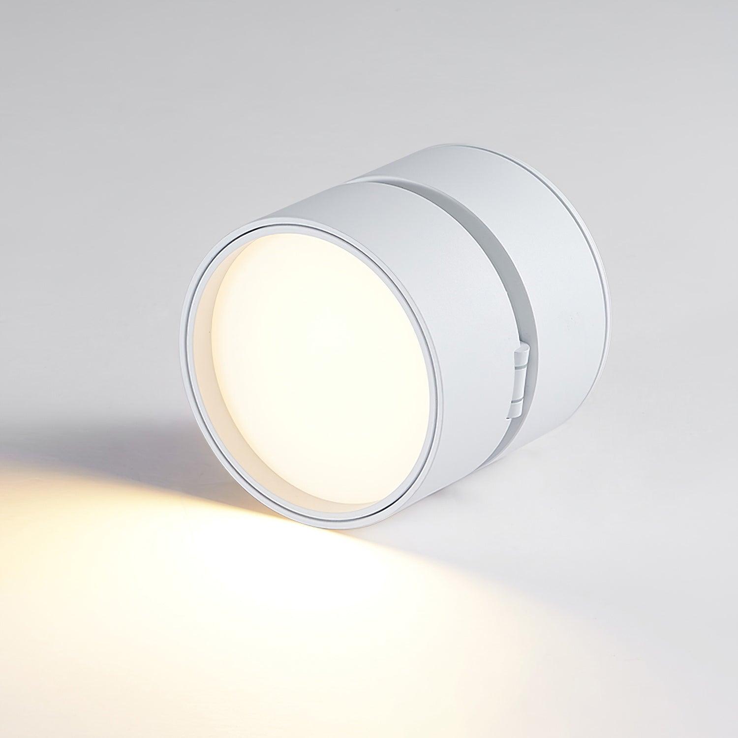 Moderne LED taklampe, roterbar, stilrent design, hvit-svart finish, 475x475, skjerper kunstverk, funksjonell belysning.
