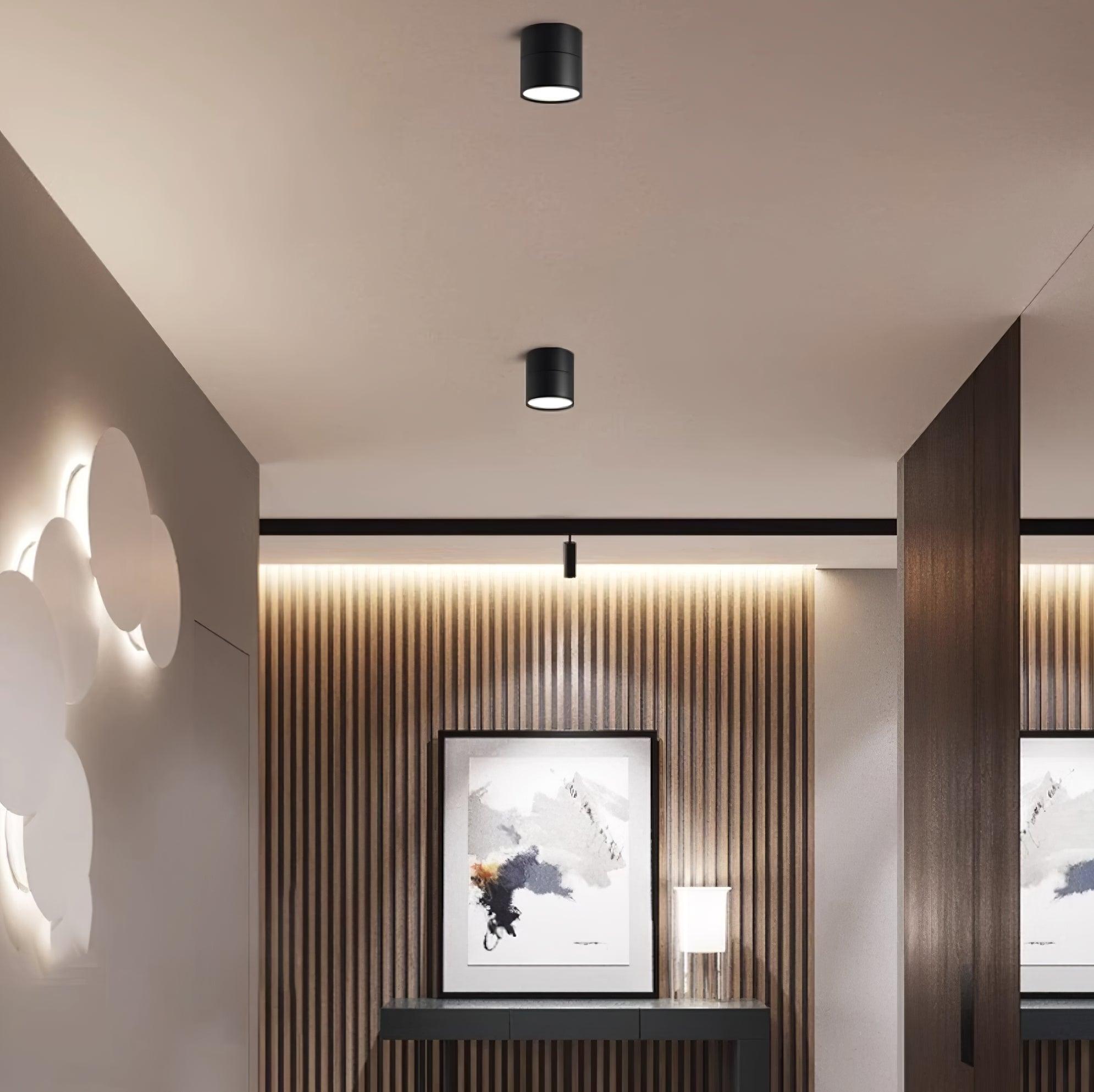 Moderne LED taklampe, roterbar, stilrent design, hvit-svart finish, 475x475, skjerper kunstverk, funksjonell belysning.