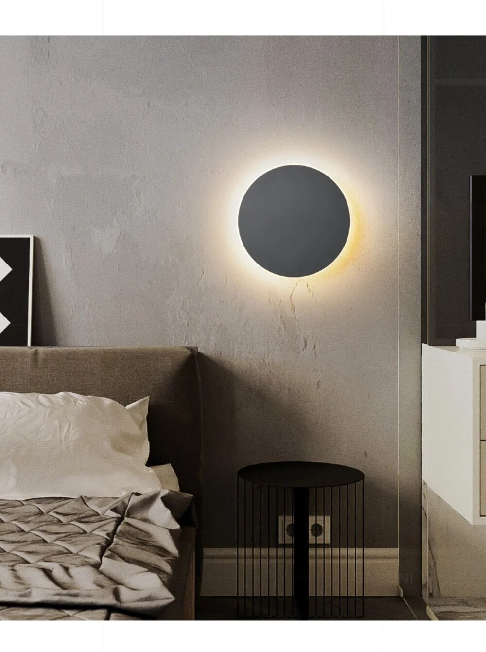 Stilren LED-vegglampe med minimalistisk uttrykk, gir effektiv og moderne belysning til veggen.
