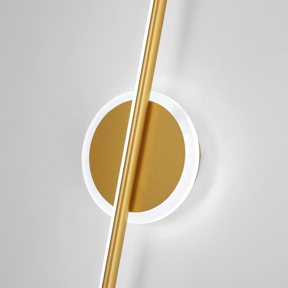 "Moderne LED vegglampe med rund og firkantet design, laget av metall og silikon, energieffektiv og stilfull."