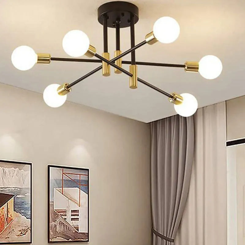 "Moderne lysekrone med glasskuler, elegant design, flere lysalternativer, naturlig lyseffekt, perfekt for stilig interiør."
