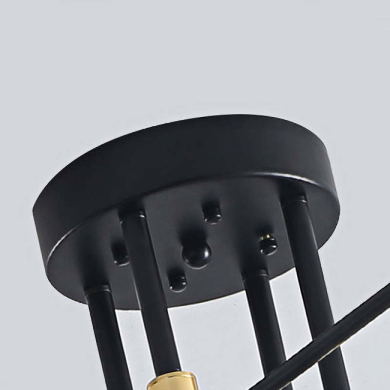 "Moderne lysekrone med glasskuler, elegant design, flere lysalternativer, naturlig lyseffekt, perfekt for stilig interiør."