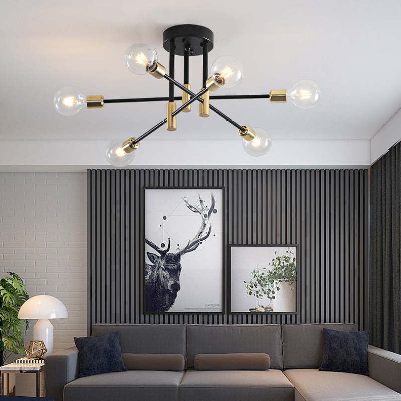"Moderne lysekrone med glasskuler, elegant design, flere lysalternativer, naturlig lyseffekt, perfekt for stilig interiør."