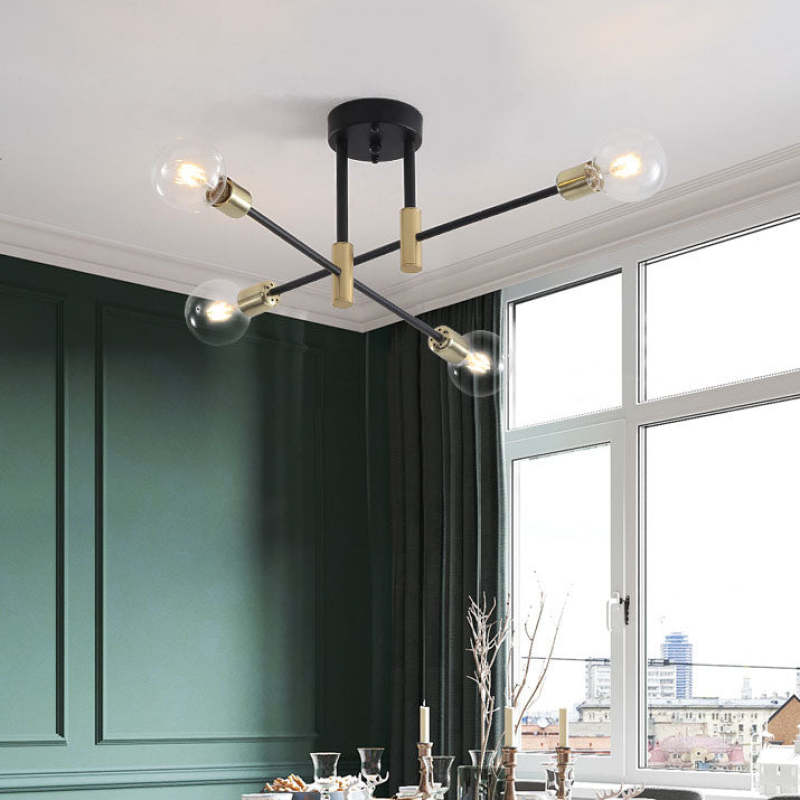 "Moderne lysekrone med glasskuler, elegant design, flere lysalternativer, naturlig lyseffekt, perfekt for stilig interiør."
