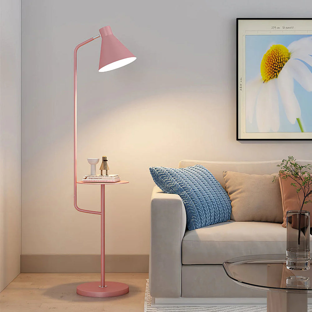 "Moderne Macaron gulvlampe med praktisk brett, stilrent design i flere farger, gir elegant og funksjonell belysning."