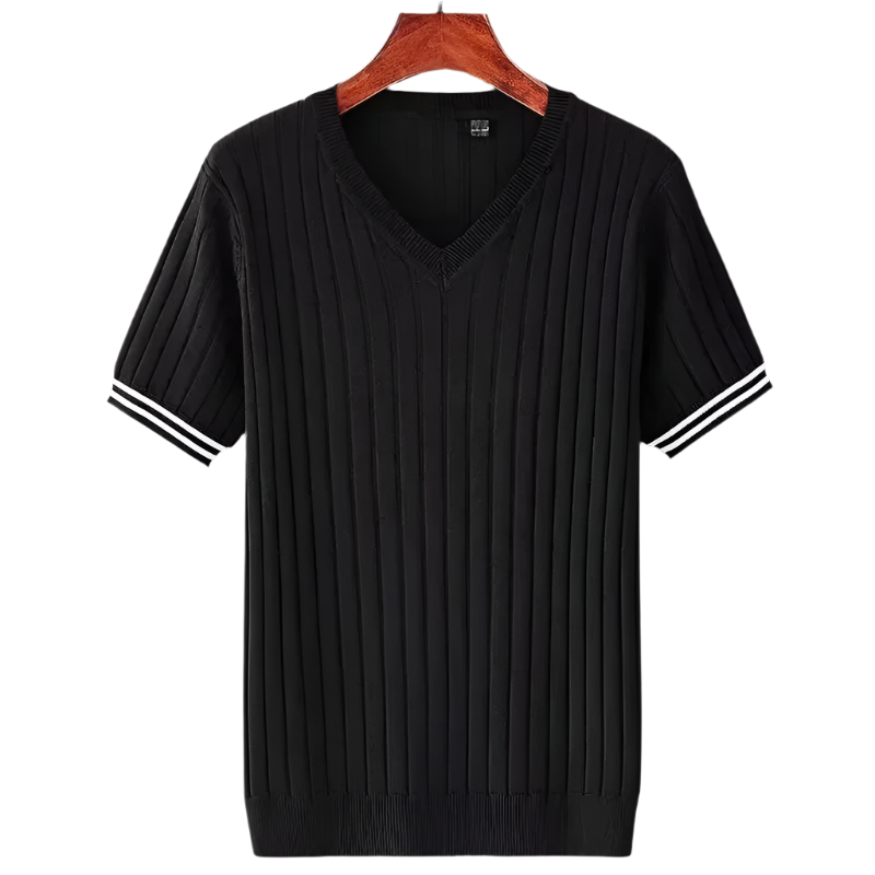 Svart slim fit V-hals t-skjorte for menn. Kortermet og moderne design for en stilig look.