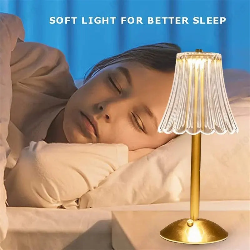 Elegant trådløs bordlampe med moderne design. Oppladbar og dimbar for stue, soverom og dekorasjon.