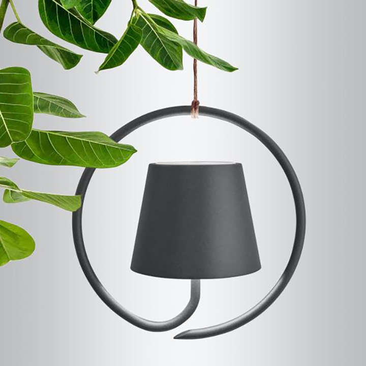 "Moderne oppladbar LED pendellampe i minimalistisk design, hvit skjerm, værbestandig, egnet for innendørs/utendørs bruk"
