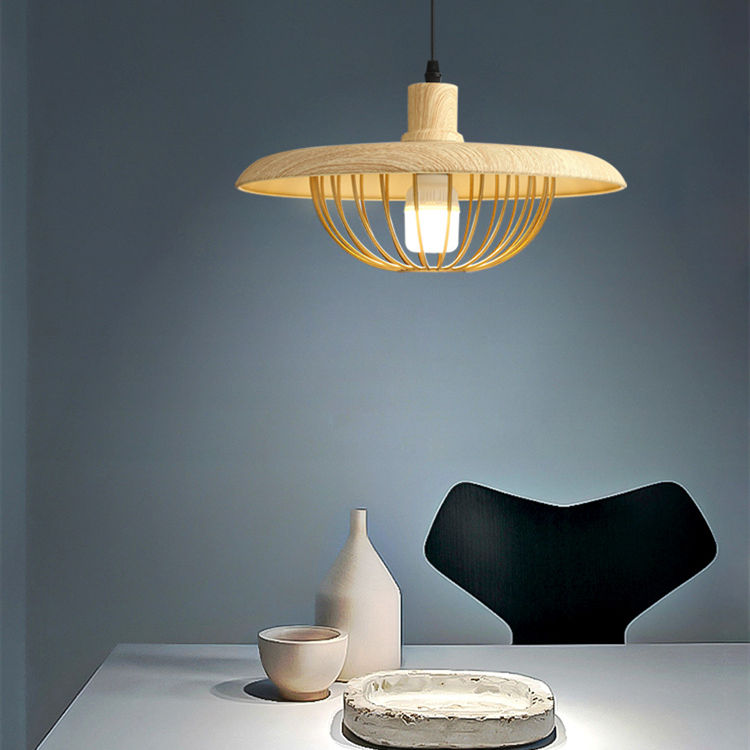 "Moderne pendellampe i imitasjon av trekorn med justerbar ledning og nordisk design, flere fargevarianter."