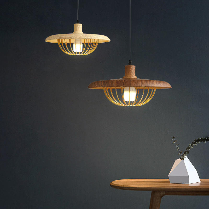"Moderne pendellampe i imitasjon av trekorn med justerbar ledning og nordisk design, flere fargevarianter."