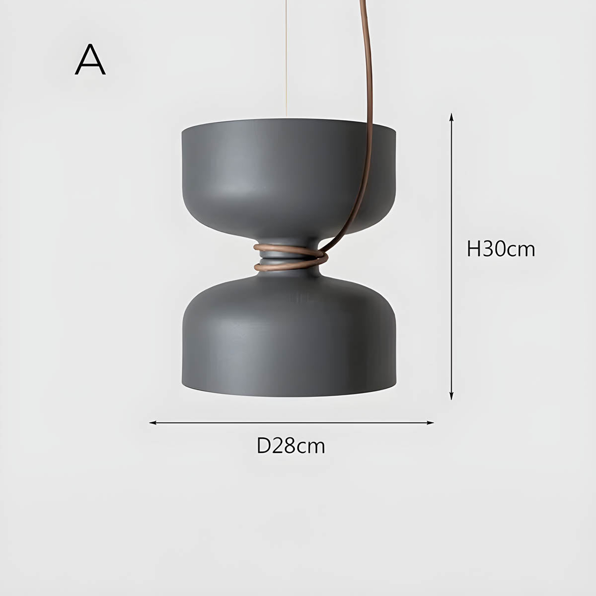 "Moderne pendellampe med geometrisk design, sirkulær form, og dristige kurver, perfekt for interiørbelysning."