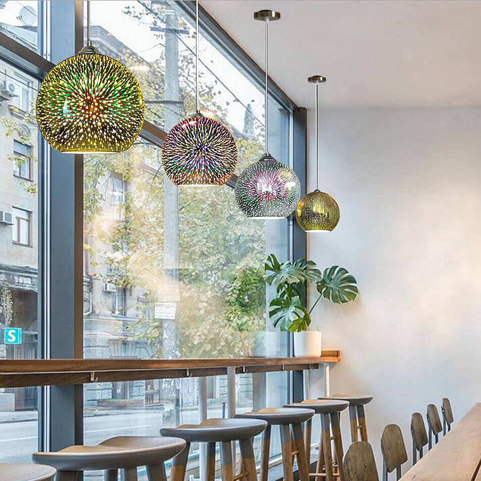 Stilfull 3D-design pendellampe, ideell som innredningsdetalj over spisebord.