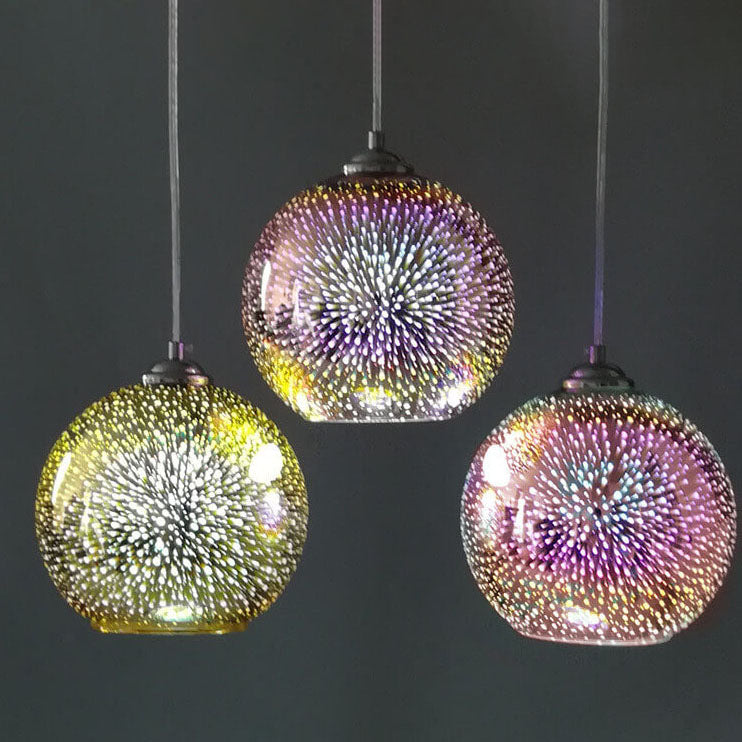 Innovativ pendellampe med 3D-design, passer perfekt i moderne innredning.