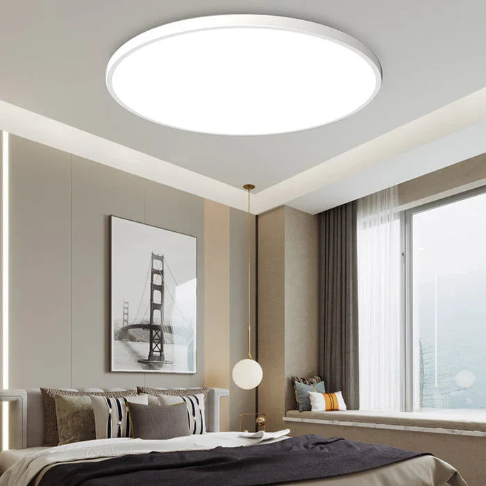 Rund LED-taklampe med justerbart lys for stue og spisestue. Moderne interiør belysning, perfekt stemning.