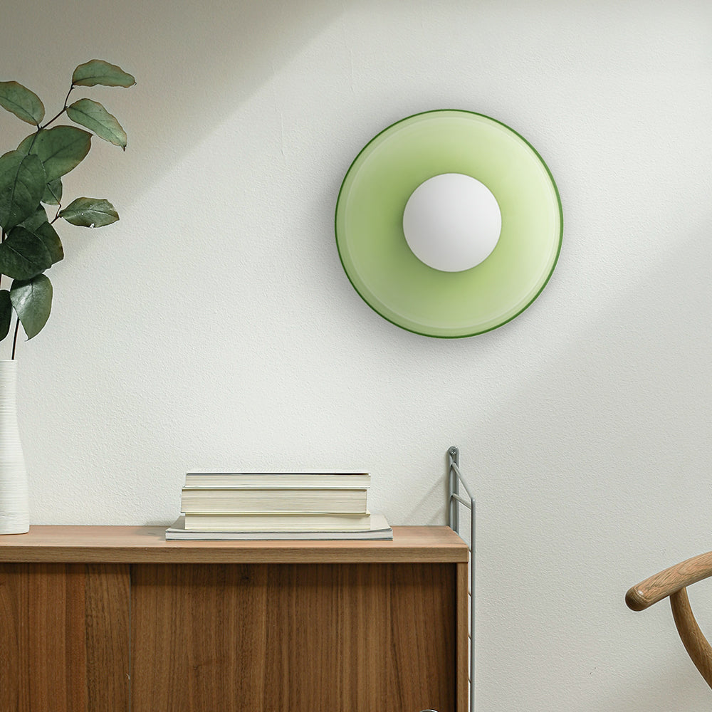 "Moderne rund taklampe med varm belysning, sofistikert glassdesign i grønn, hvit eller rosa matt finish."