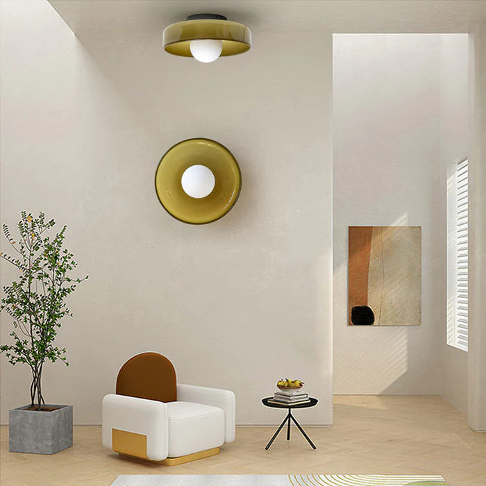 "Moderne rund taklampe med varm belysning, sofistikert glassdesign i grønn, hvit eller rosa matt finish."