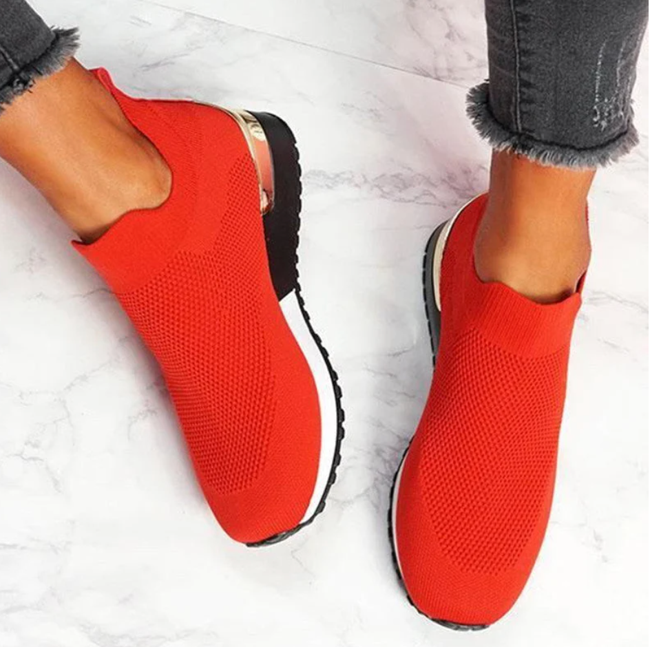 Allsidige slip-on sneakers til dame, moderne fottøy som kombinerer stil og komfort for en aktiv hverdag.