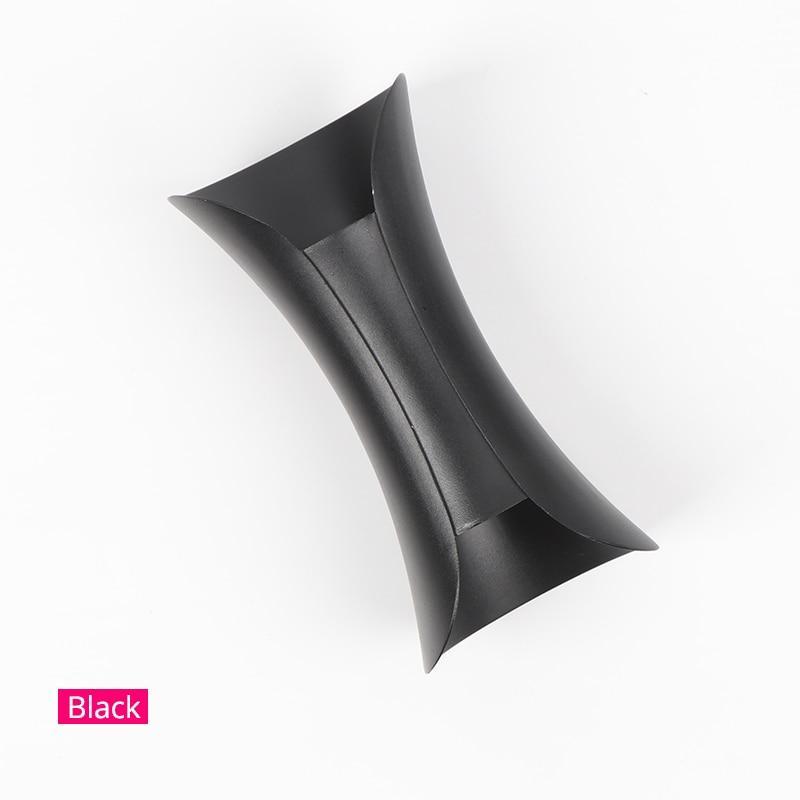 Moderne sort og gull LED vegglampe for utendørs bruk, IP65 værbestandig, stilfull design for hagebelysning.