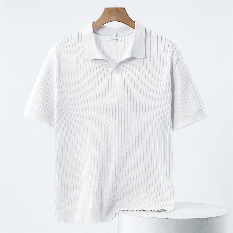 Komfortabel herre strikket poloskjorte, perfekt for business casual eller uformelle anledninger.