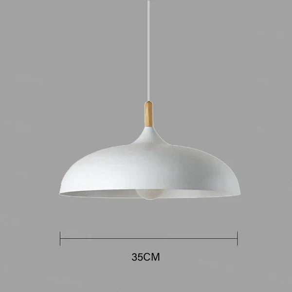 Moderne belysning for hjemmet, taklampe i skandinavisk design som forbedrer interiøret elegant.