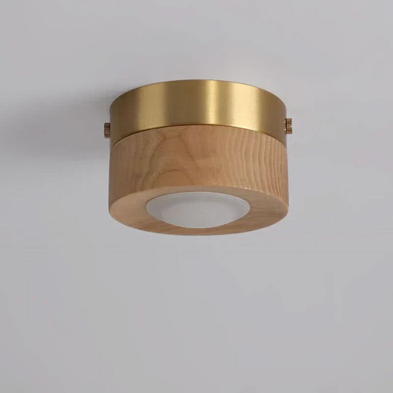 Takmontert soveromslampe med varm LED. Gir stemningsfullt lys, elegant valnøtt-look for interiøret.