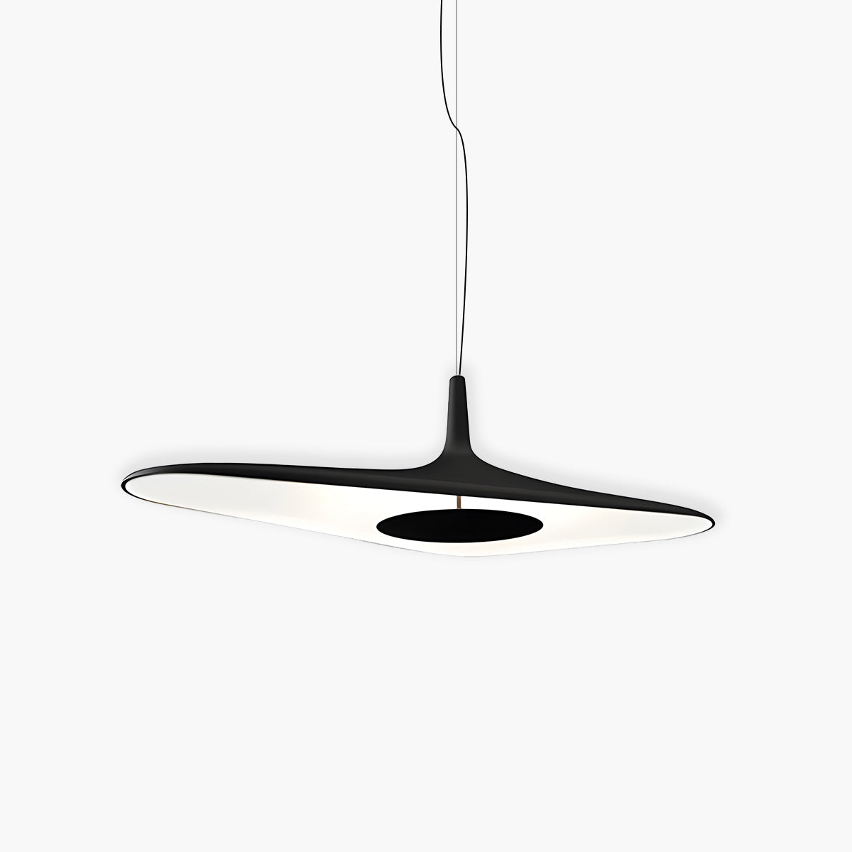 "Moderne TIPI pendellampe med unik design, slank form i hvit harpiks, perfekt for elegant innredning. Taklampe LED."