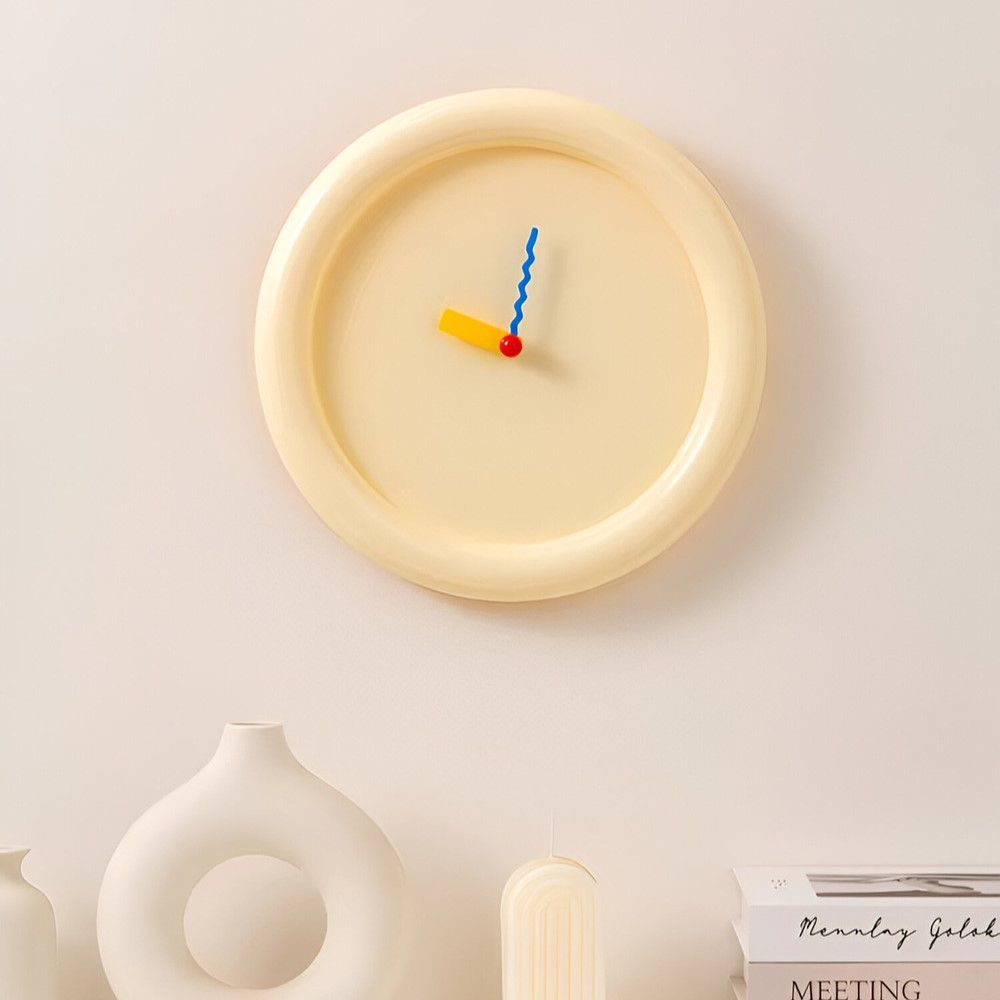 Minimalistisk fargerik veggklokke 30 cm. Stilren hjemmedekor for ethvert moderne rom.