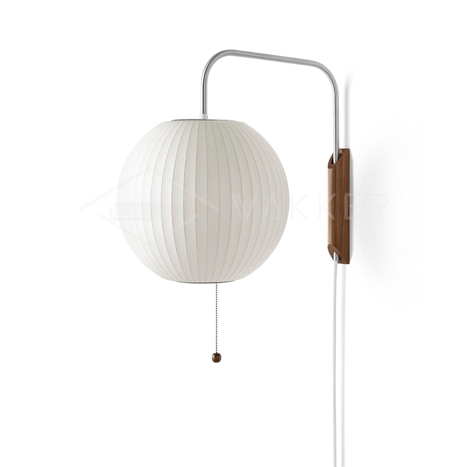 Moderne vegglampe med elegant design, polymer og stål, diffust lys, perfekt for soverom og oppholdsrom.