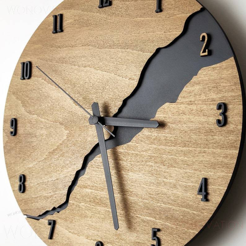 Rustikk veggur i tre, nordisk minimalistisk innredning for hjemmet, stille quartz-urverk