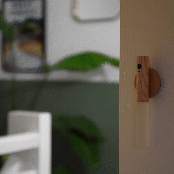 "Oppladbar LED nattlampe med bevegelsessensor, varmt lys, moderne design, 3 m rekkevidde, enkel installasjon"