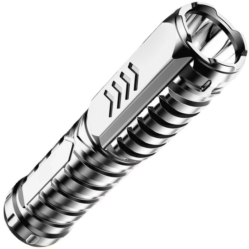 "Oppladbar vanntett LED lommelykt med 3 lysmoduser, robust aluminiumslegering, perfekt for camping og nødbruk."