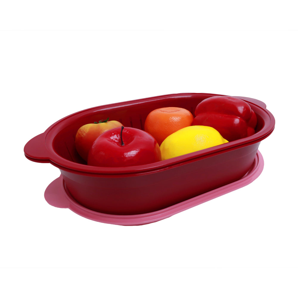 "Oval hvit server med sil, 2.0L kapasitet, ergonomisk håndtak, ideell for moderne kjøkken. Perfekt for servering og drenering