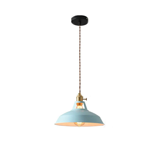 Pastellfarget retro pendellampe i metall, perfekt for interiørbelysning hjemme.