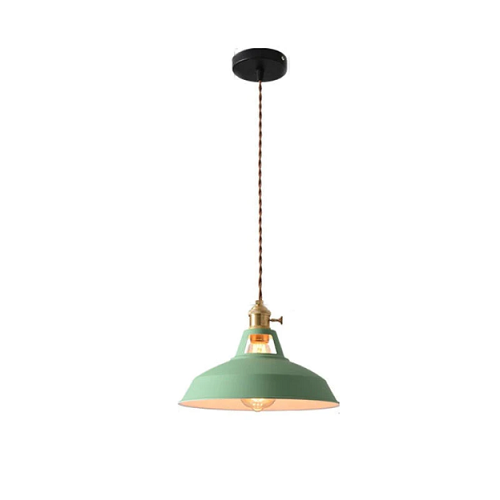 Kvalitets metallampe i pastellfarge, retrodesign pendellampe for moderne interiør.