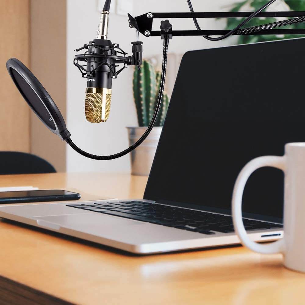 Studiomikrofonsett med justerbart stativ og popfilter for klar vokallyd