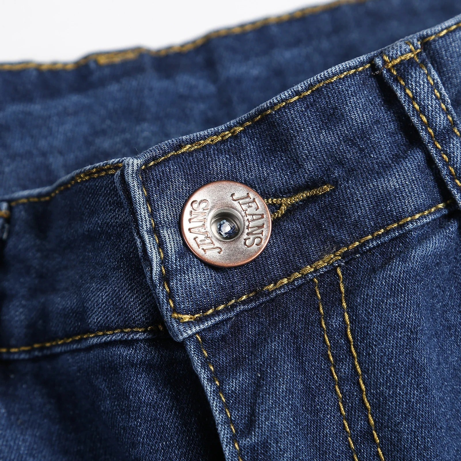 Skinny jeans for menn, Råde-merke med rifter, et must-have denimplagg for motebevisste.