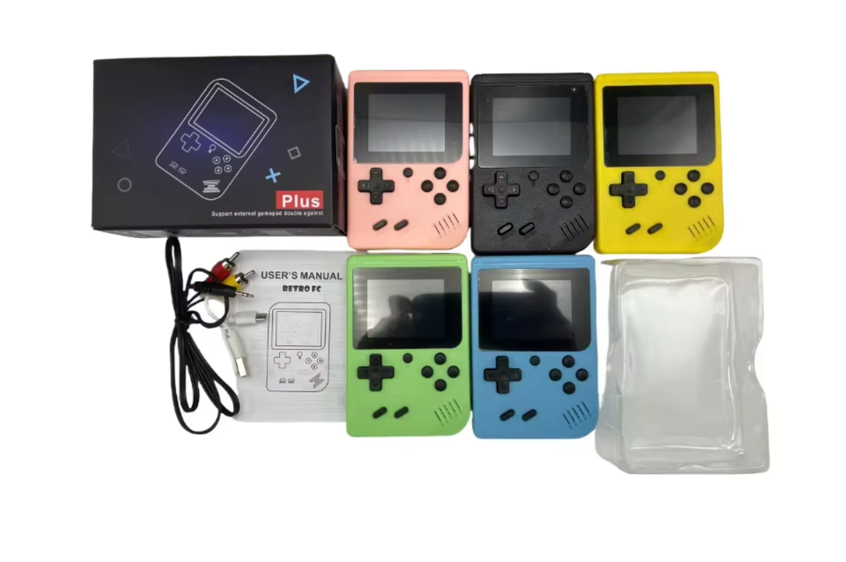Retro Pocketboy spillkonsoll i lommeformat med 500 klassiske spill. Kompakt design, blått og hvitt skall, bærbar.