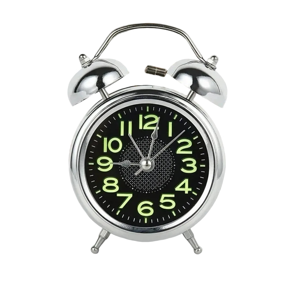 Retro vekkerklokke i metall med høy alarm, perfekt for soverommet, med klassisk design og nattlysfunksjon.