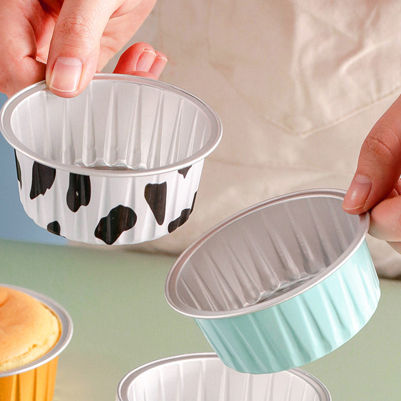 "Rund tinnkopp av aluminiumsfolie 125ml, perfekt for baking og grilling, viser slitesterkt og gjenbrukbart design."