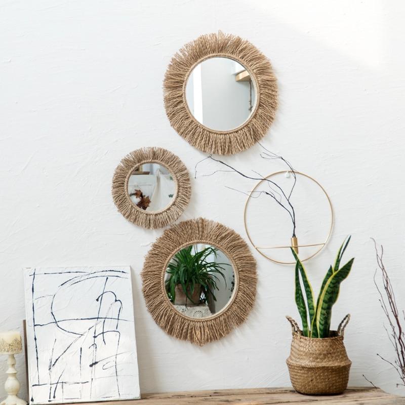Dekorativt speil med rustikk hampetau-ramme, perfekt for å legge til et boho-preg i ethvert rominteriør.