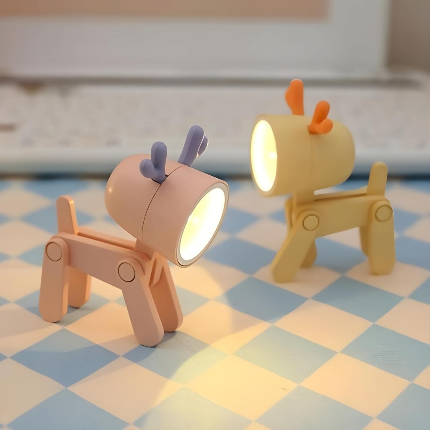 LED nattlampe med justerbare dyr, batteridrevet og trygg for barnerommet.